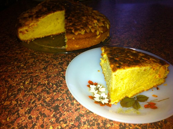 Bizcocho de nata & almendra Bizcocho de nata & almendra