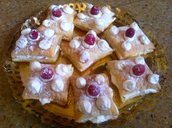 Bocaditos de queso y frambuesa Bocaditos de queso y frambuesa