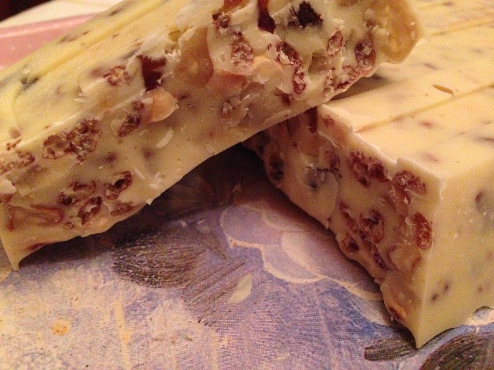 Turron de chocolate blanco & frutos secos1