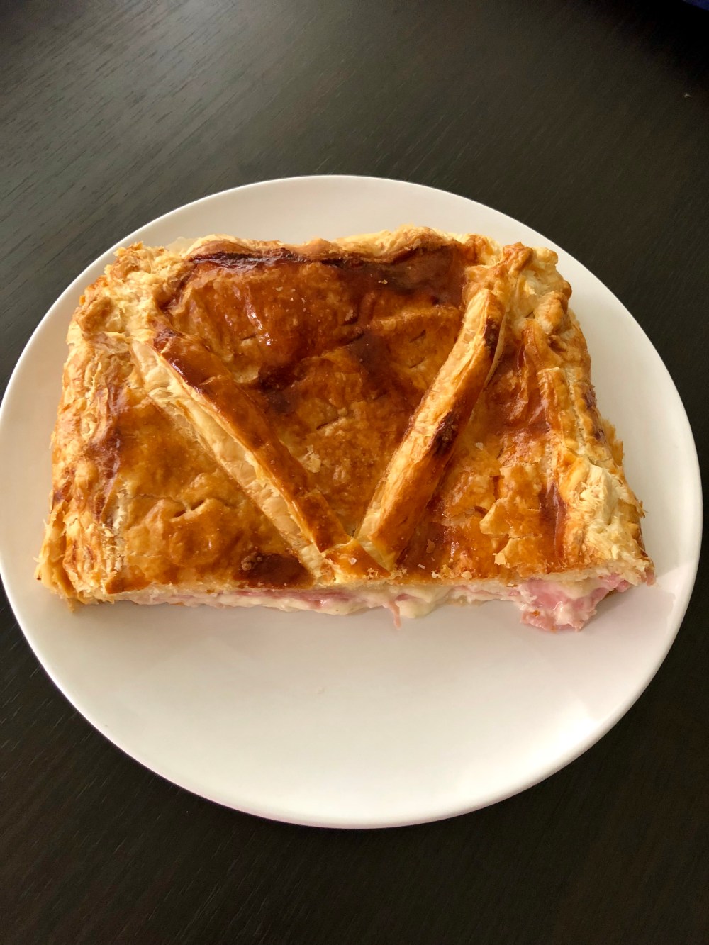 Empanada de quesos &amp; Jamón Cocido